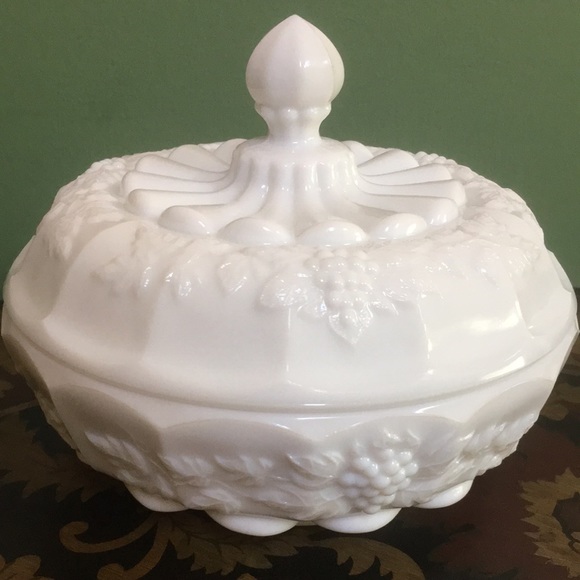 Westmoreland Other - Vintage Westmoreland Grape Milk Large Glass Candy Dish With Lid Signed